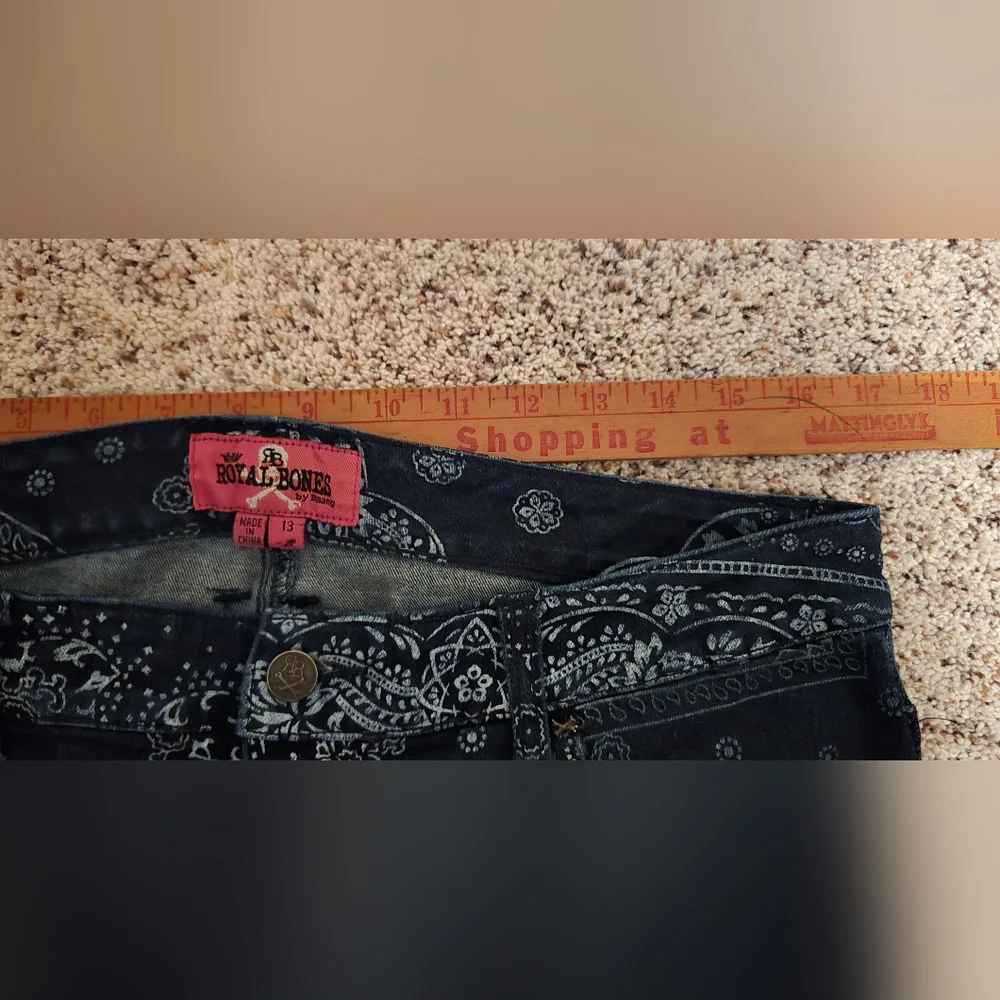 Royal Bones Print Blue Jeans Womens Size 13 Nice - Picture 6 of 7